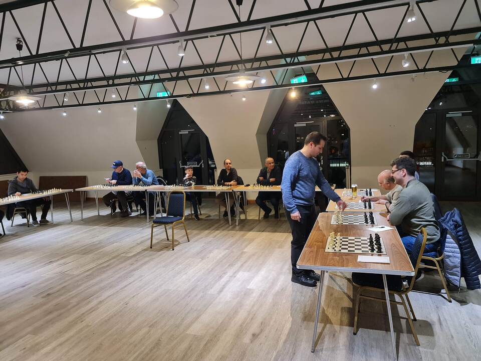 Lorin kicking off the simul