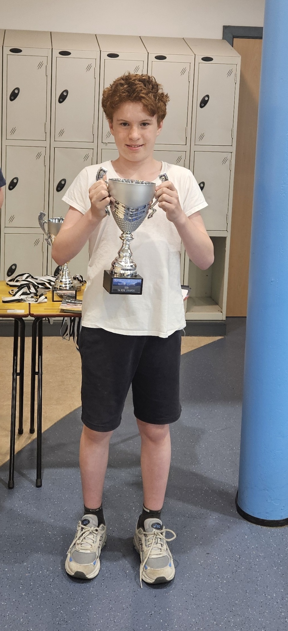 Peter Hazell with the Gigafinal trophy!